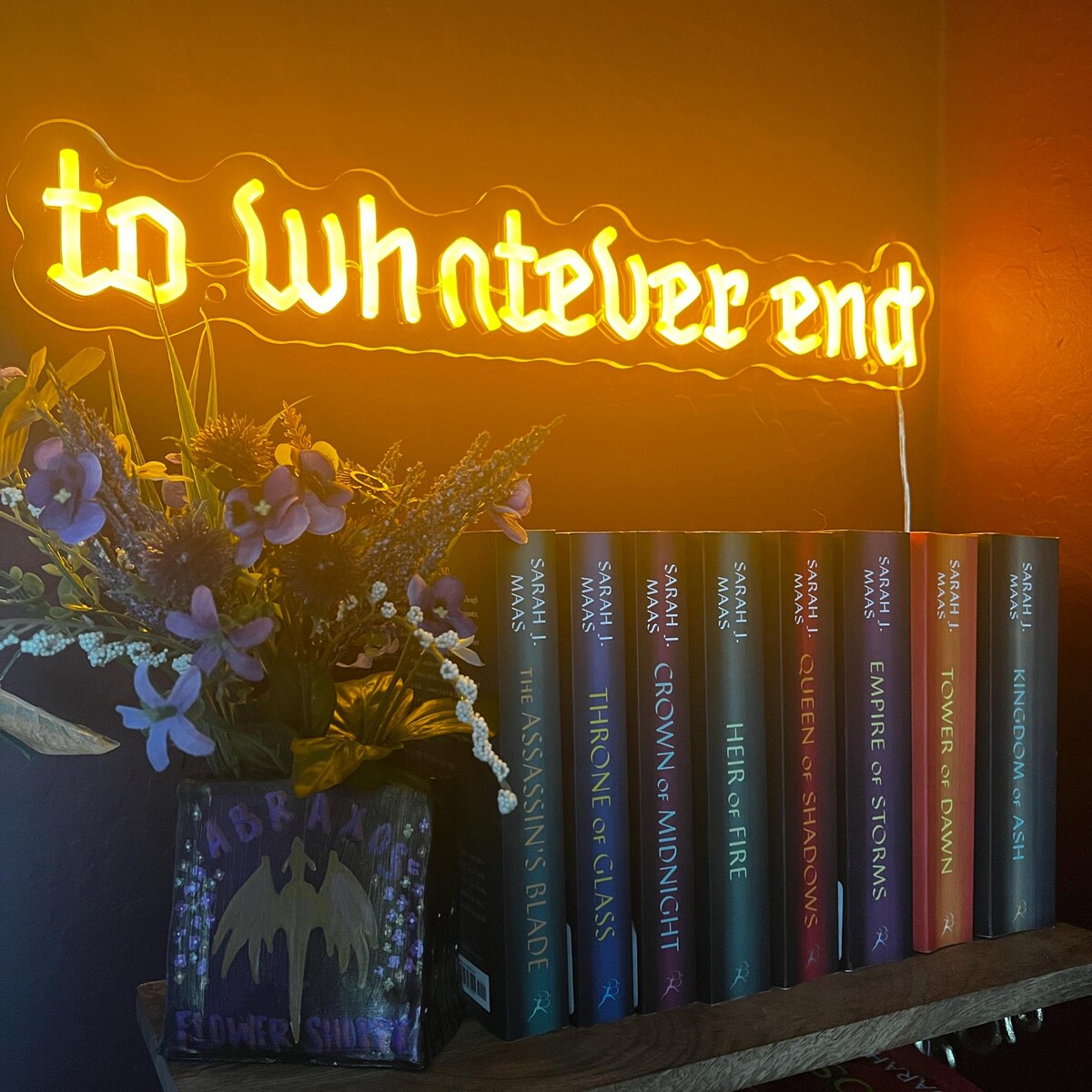 Letreiro Neon 'To Whatever End - Outdoor Lighting Quotes avaliação e preço